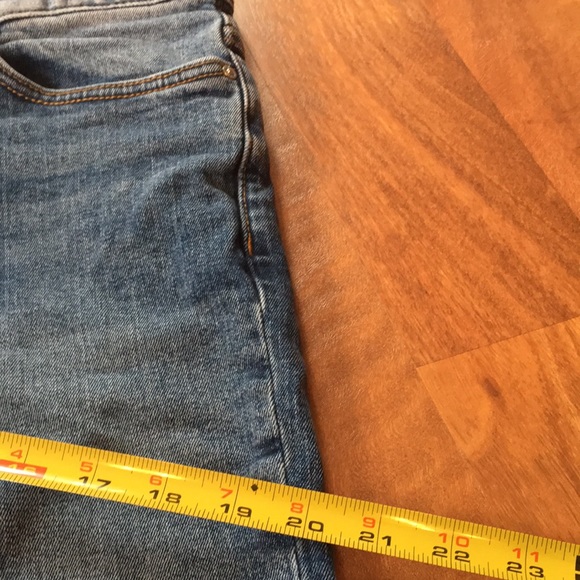 EUC H&M slim fit denim Bermuda shorts - Picture 9 of 12